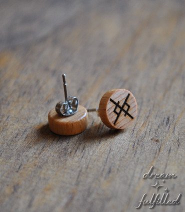 Pendientes Runa del Amor Eterno en madera clara