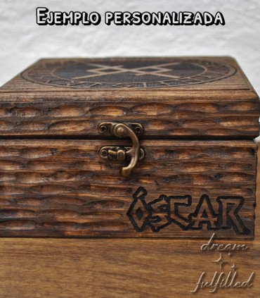 Caja de madera personalizada en la parte frontal