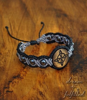 Black and grey macramé bracelet with hematite